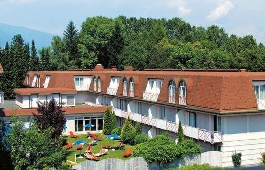 Apartment In Warmbad Villach Kamer foto